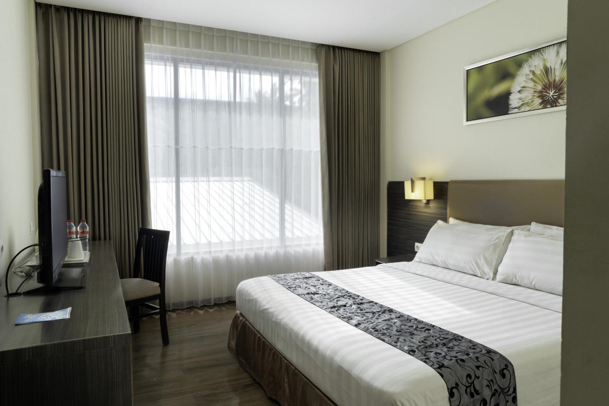 Estrella Hotel & Conference Luwuk Kültér fotó